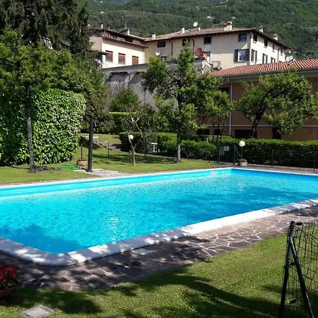 Limoncello - Garda Leisure * Gargnano